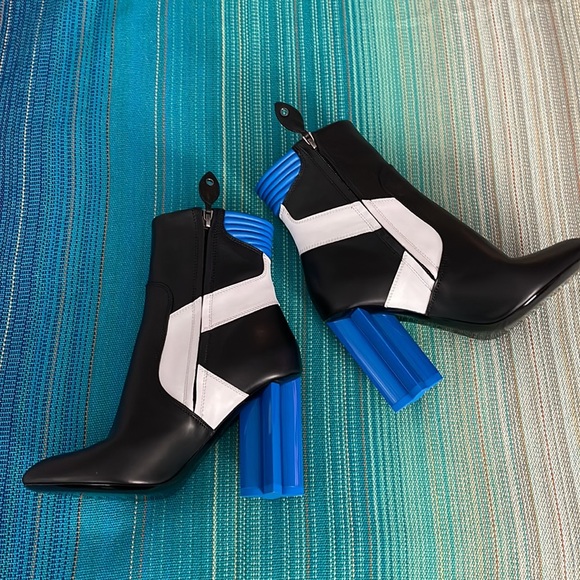 Louis Vuitton Booties Cruise Collection - Picture 2 of 5